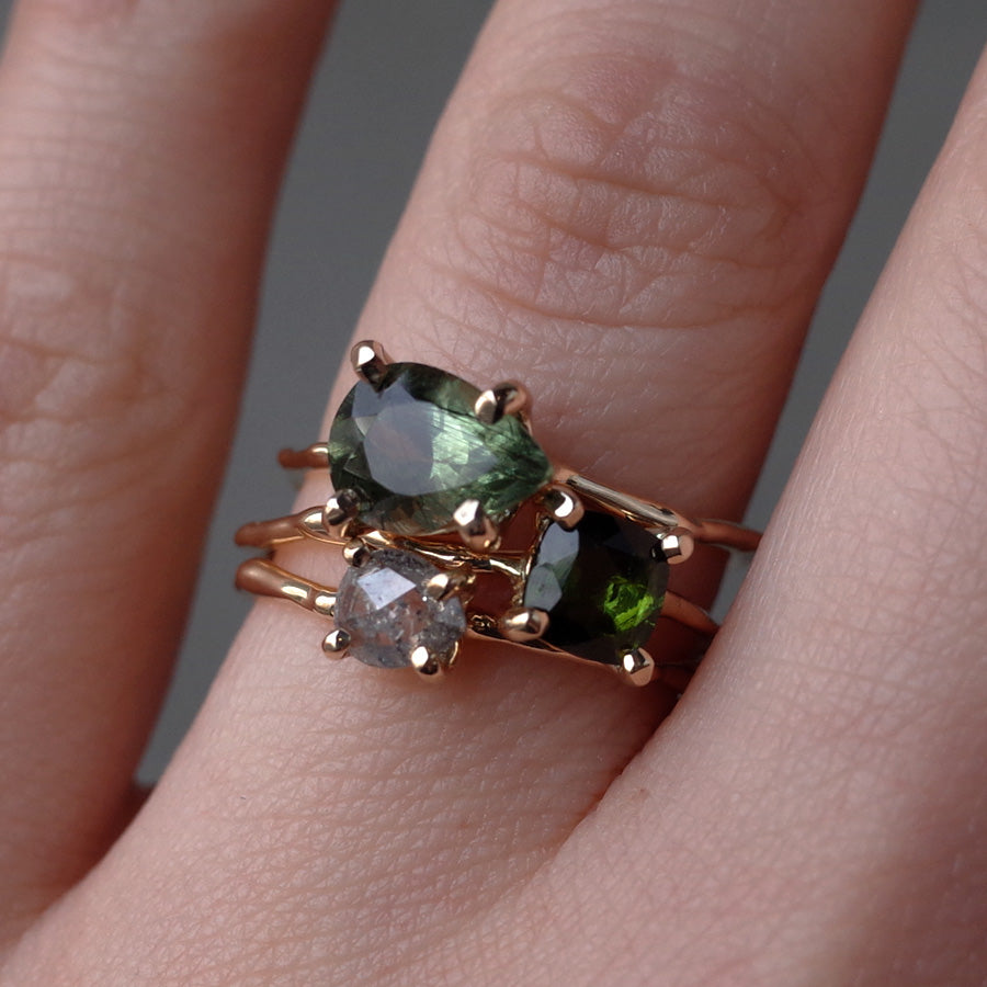 Charm Ring No.1321/ Ludwigite in Peridot
