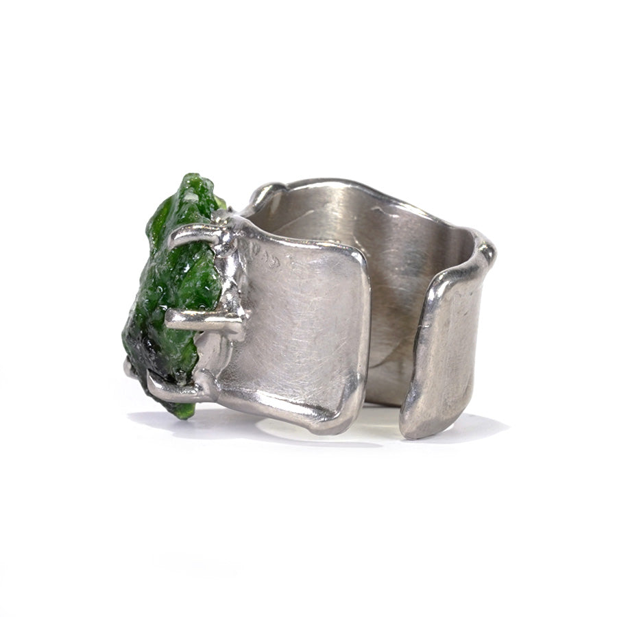 Charm Ring №1327 / Dioptase