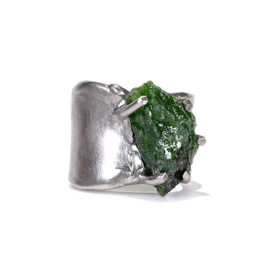 Charm Ring №1327 / Dioptase