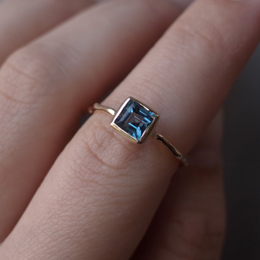 Charm Ring No.1395/ London Blue Topaz