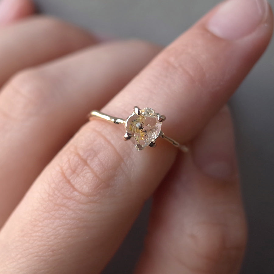 Charm Ring No.1400/ Oil in Quartz