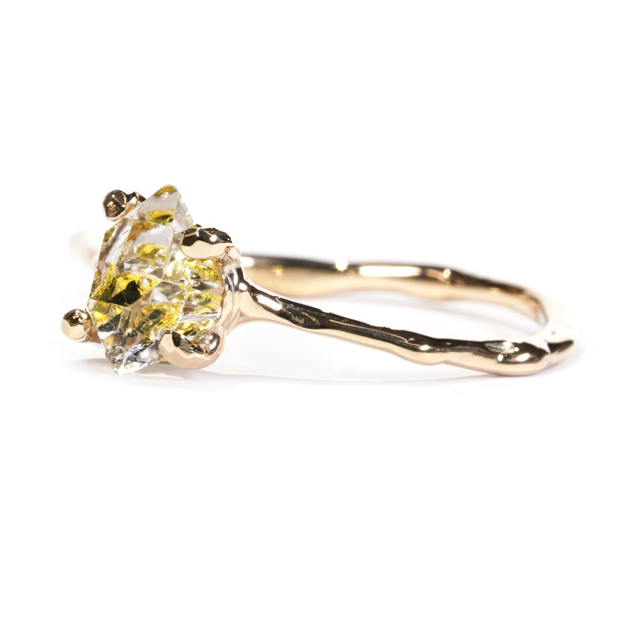 Charm Ring No.1401/ Oil in Quartz