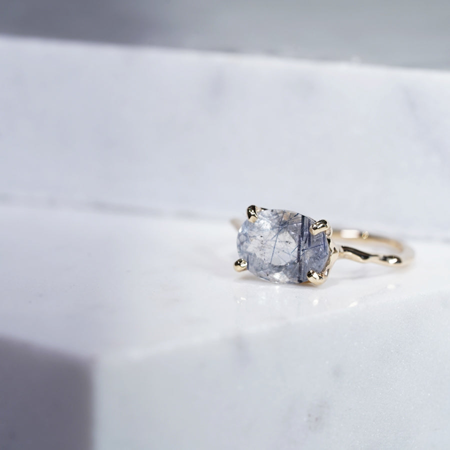 Charm Ring No.1429/Blue Tourmaline in Quartz