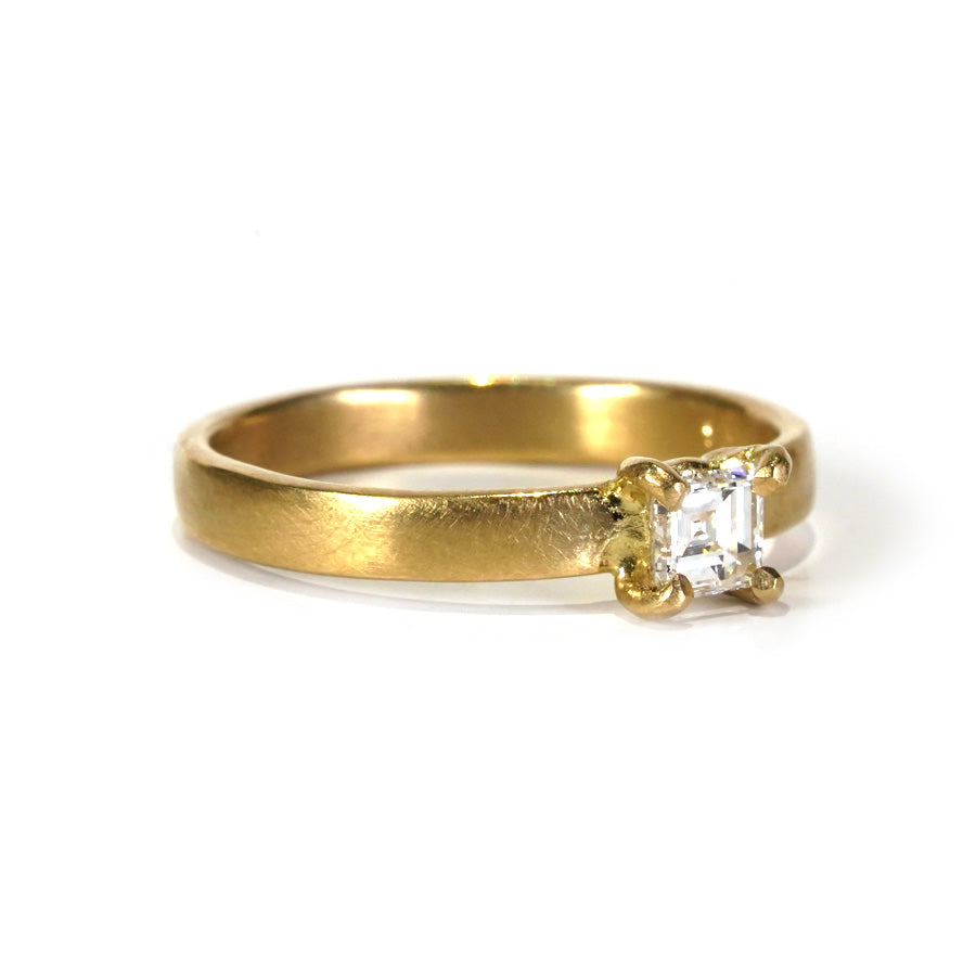 K18 Diamond Ring  №1504