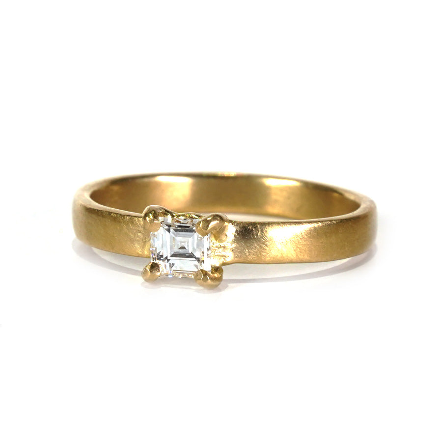K18 Diamond Ring  №1504