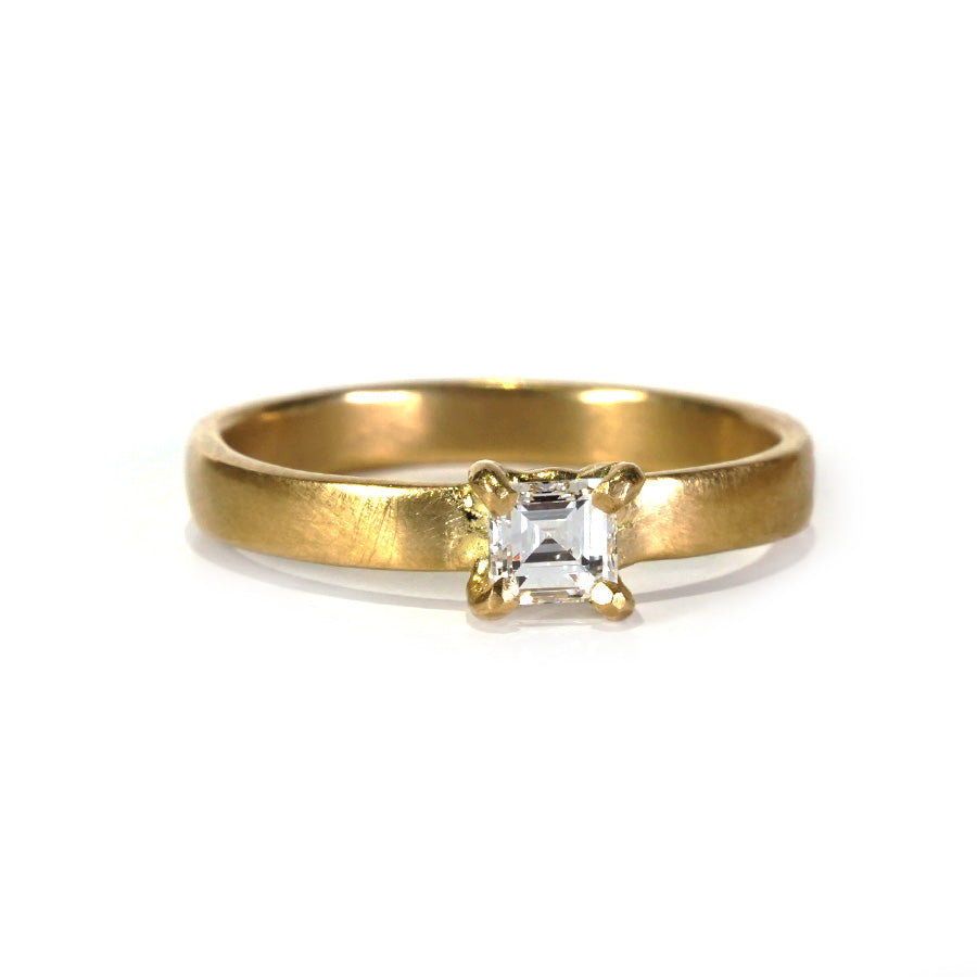K18 Diamond Ring  №1504
