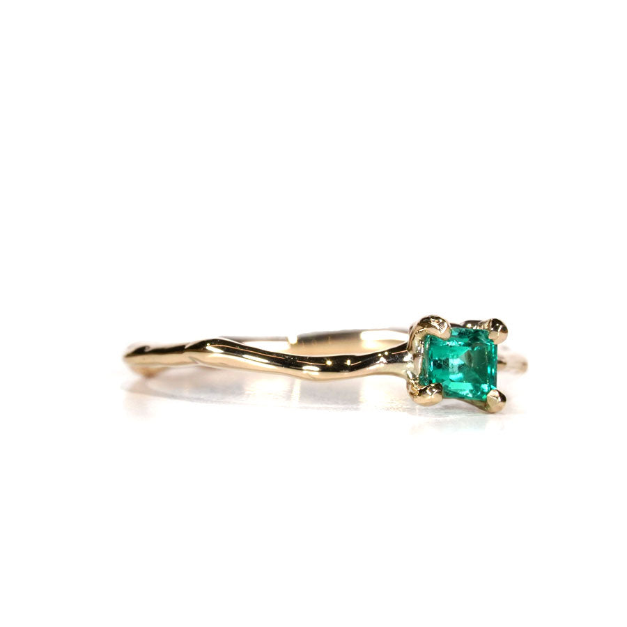 Charm Ring No.938/Emerald
