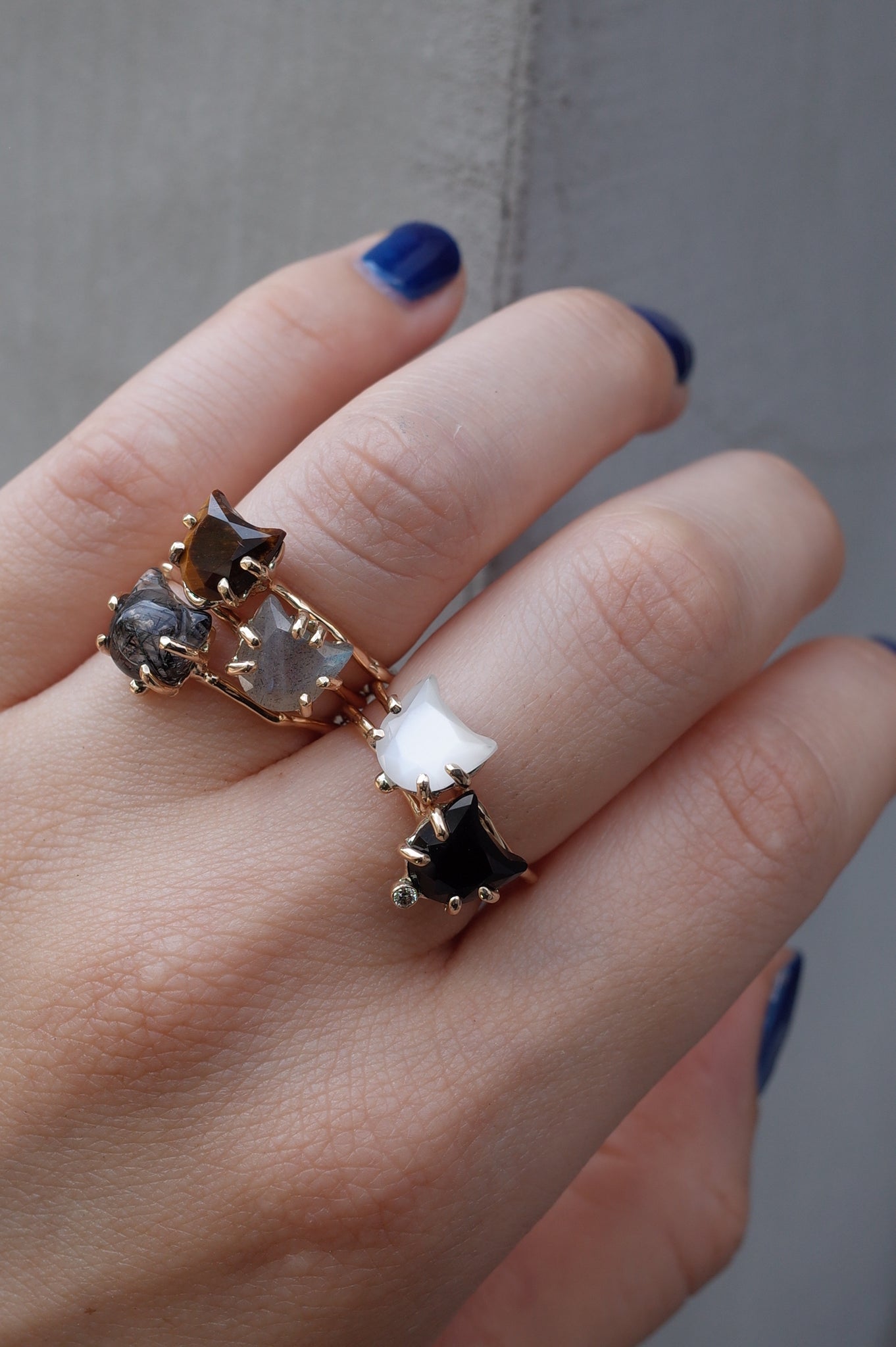 Charm ネコRing No.1178/ Black Chalcedony