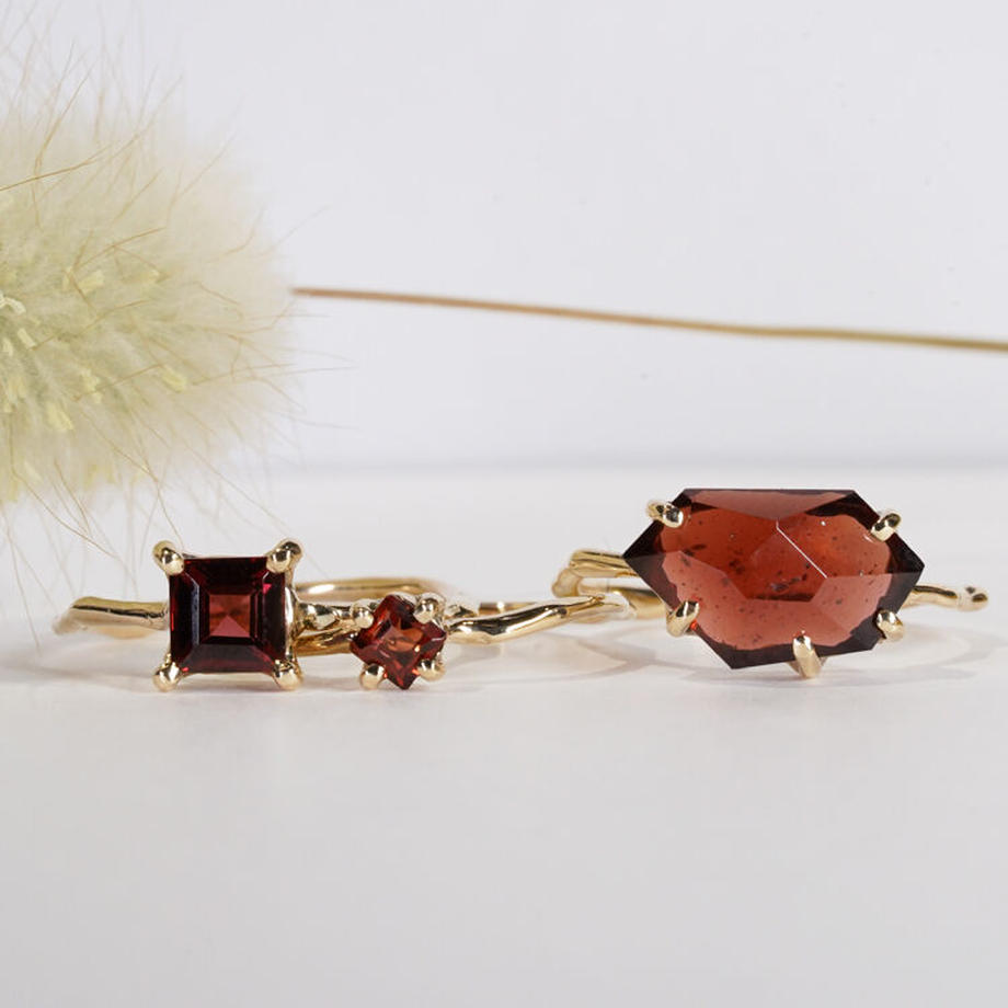 Charm Ring No.849/Garnet
