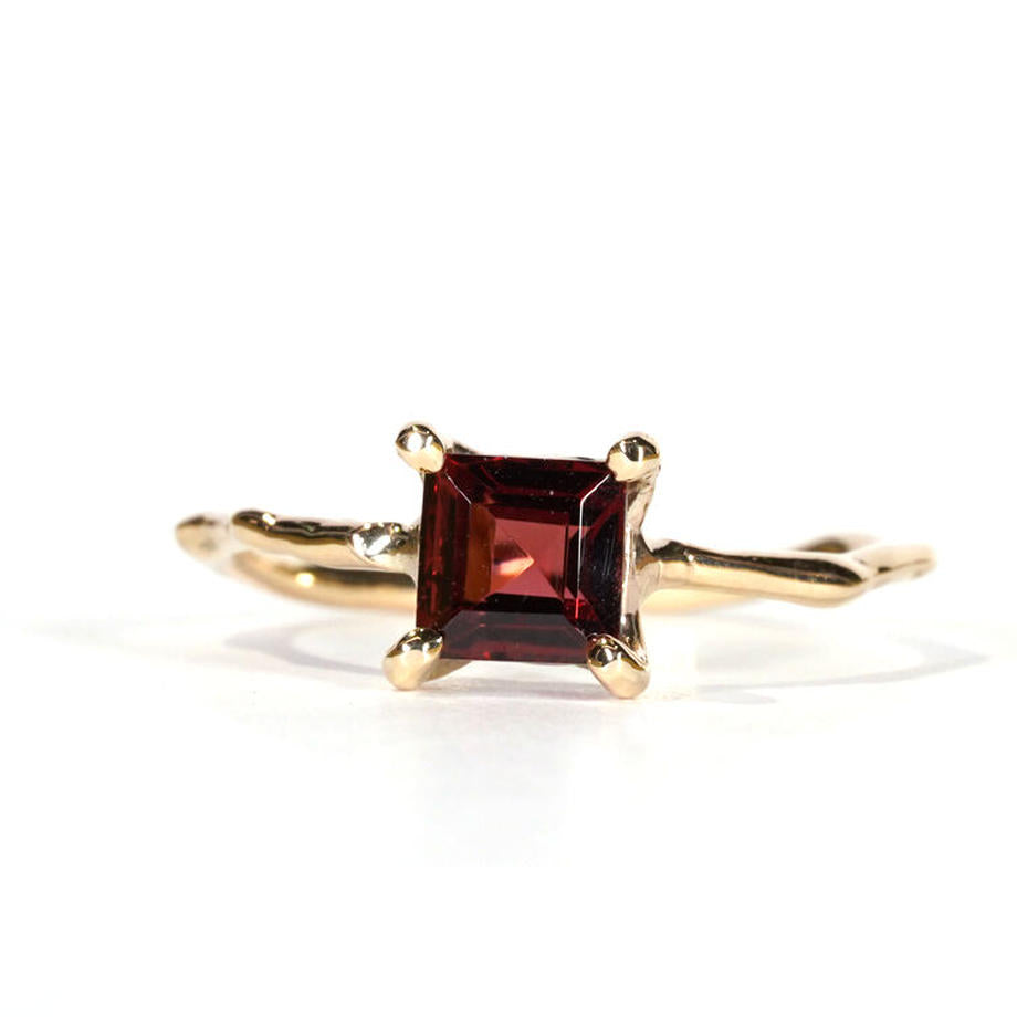 Charm Ring No.849/Garnet