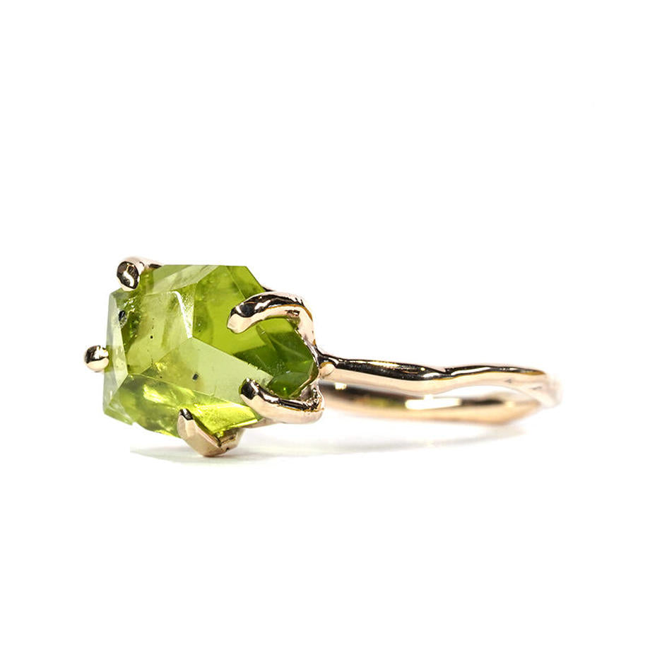 Charm Ring №859/Peridot