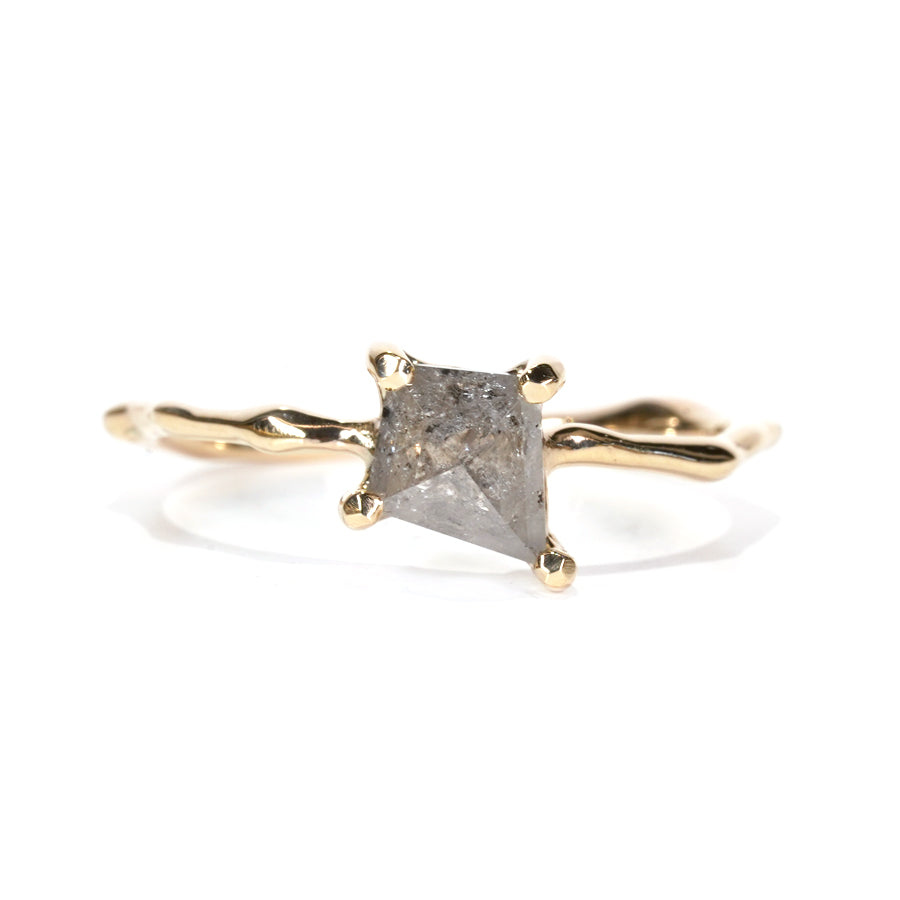 Charm Ring No.1194/ Diamond