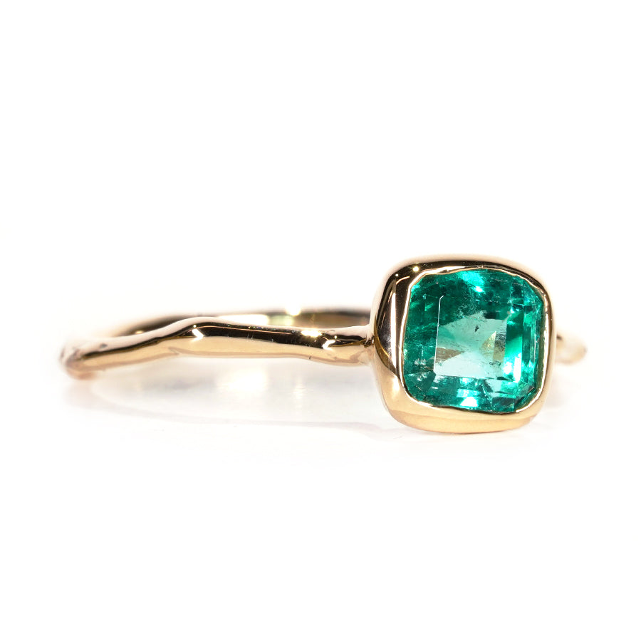 Charm Ring No.1218 / Emerald