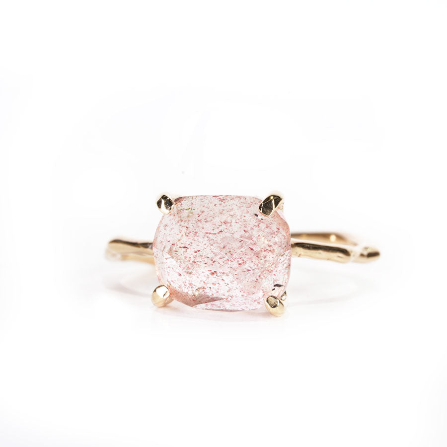 Charm Ring No.1223/ Red Aventurine in Quartz