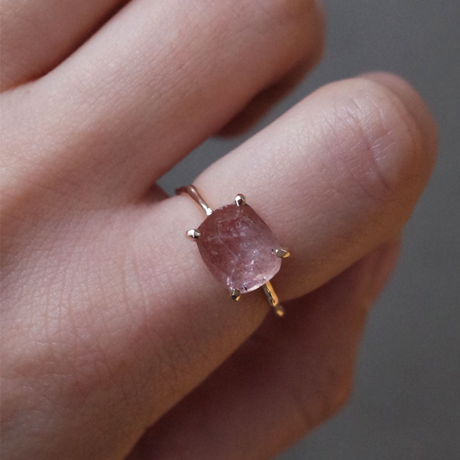 Charm Ring No.1223/ Red Aventurine in Quartz