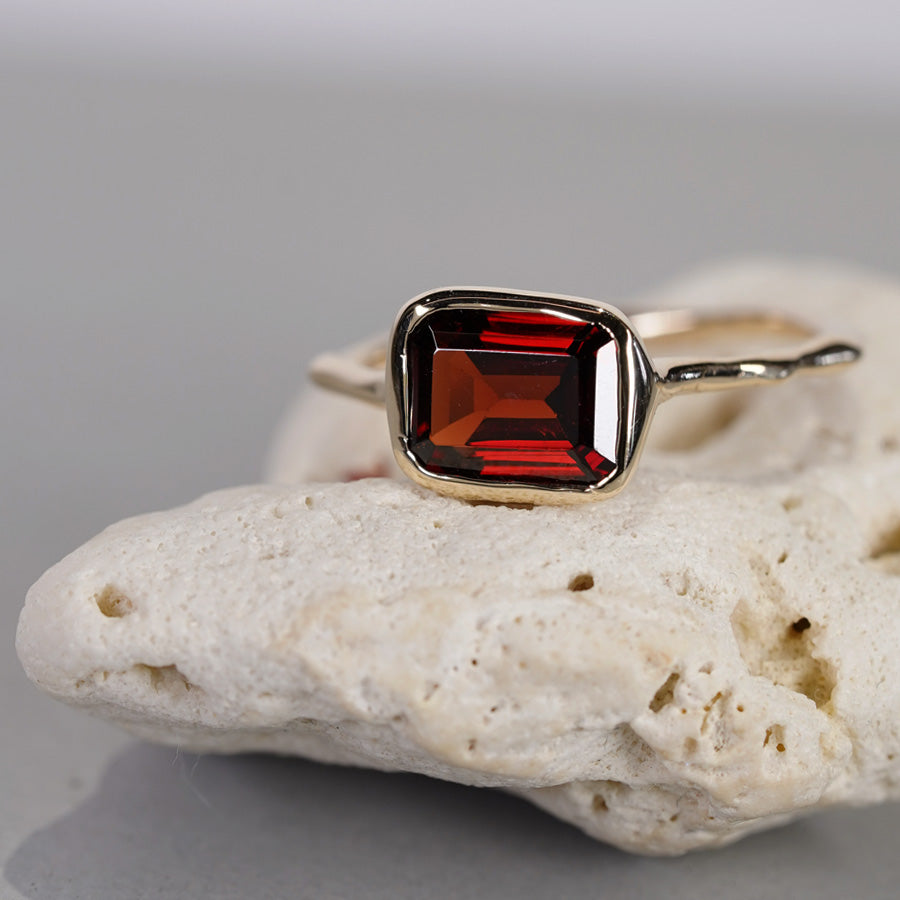 Charm Ring No.1273/ Garnet