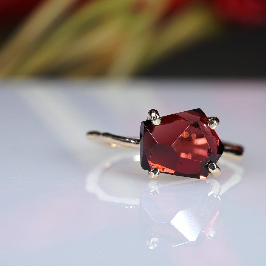 Charm Ring No.1274/ Garnet