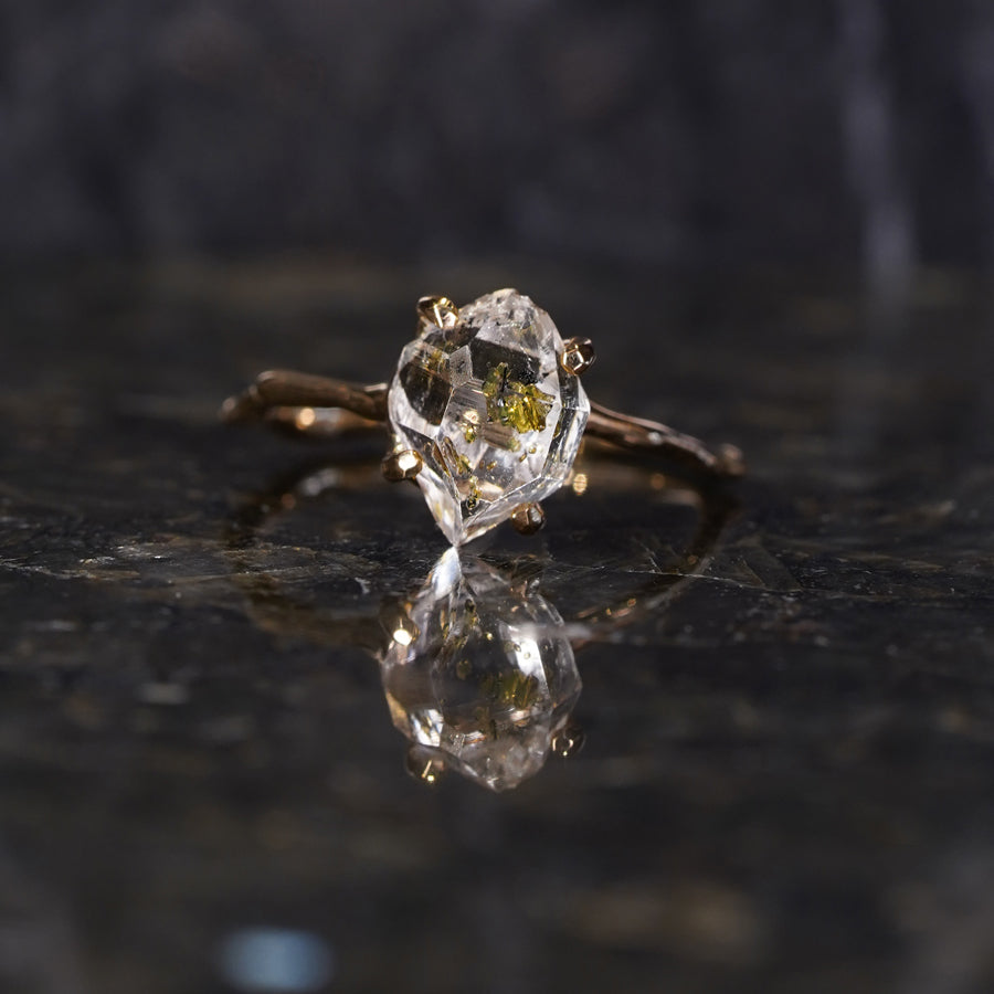 Charm Ring No.1399/ Oil in Quartz