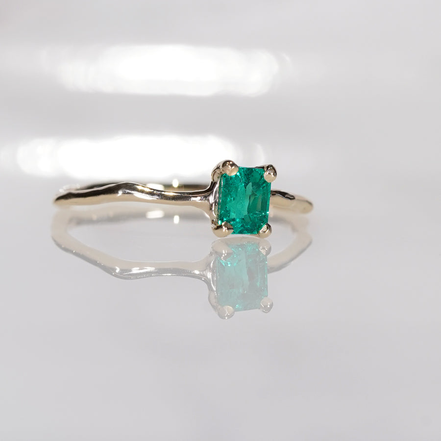 Charm Ring No.1425/ Emerald