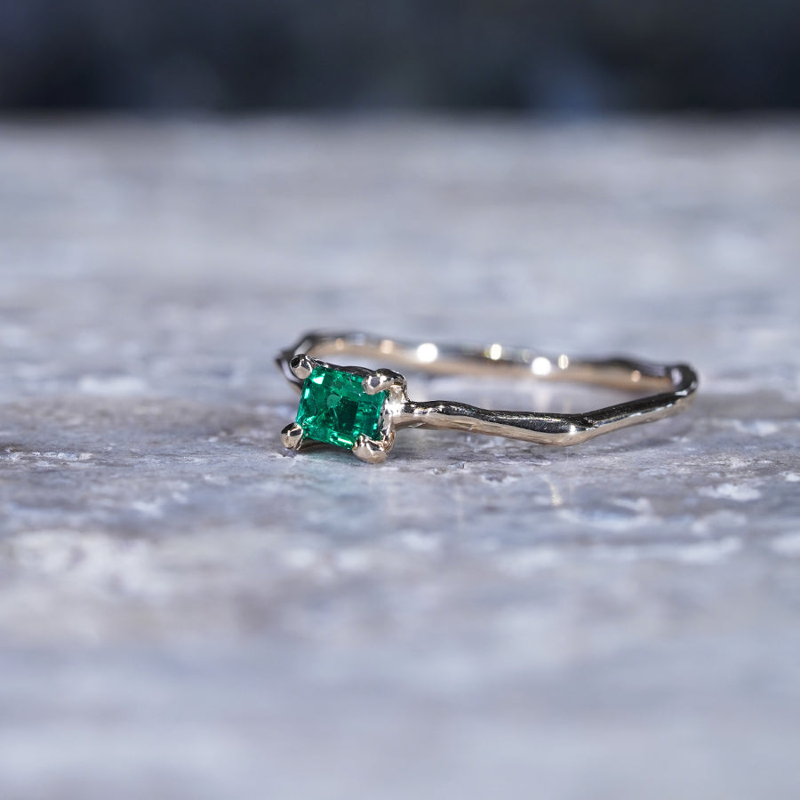 Charm Ring No.1446/ Emerald