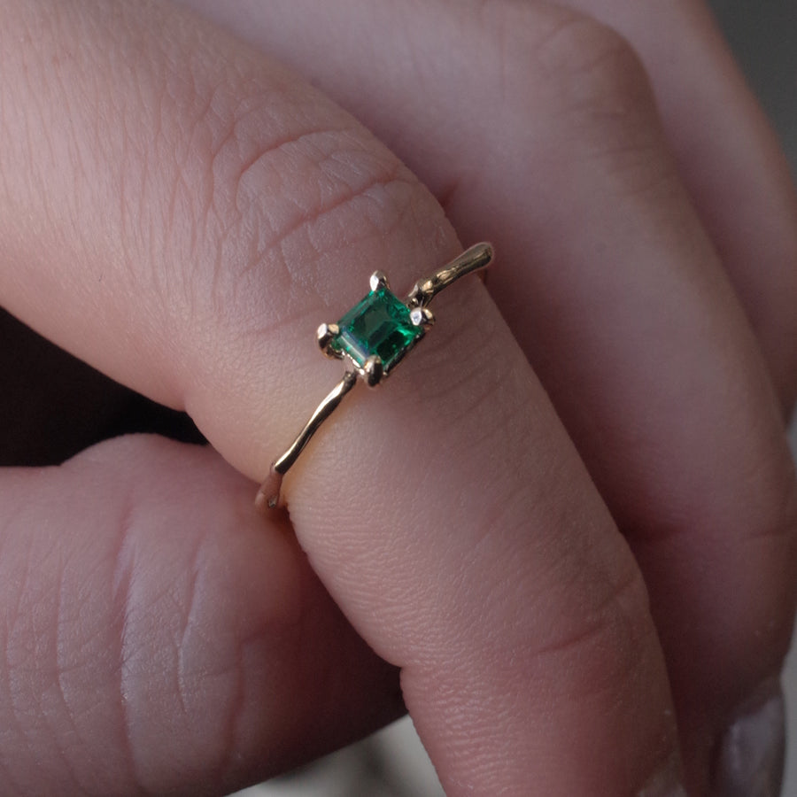 Charm Ring No.1446/ Emerald