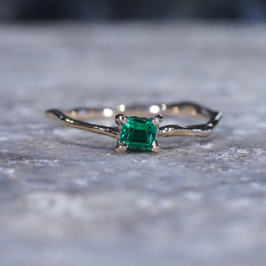 Charm Ring No.1446/ Emerald