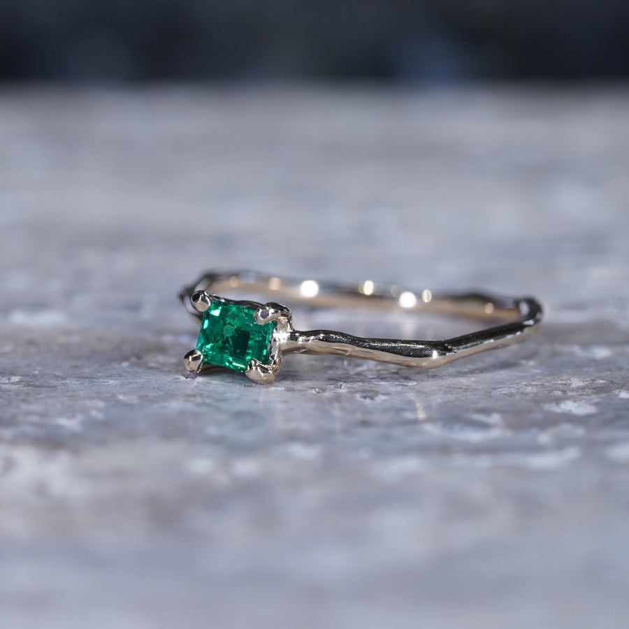 Charm Ring No.1446/ Emerald