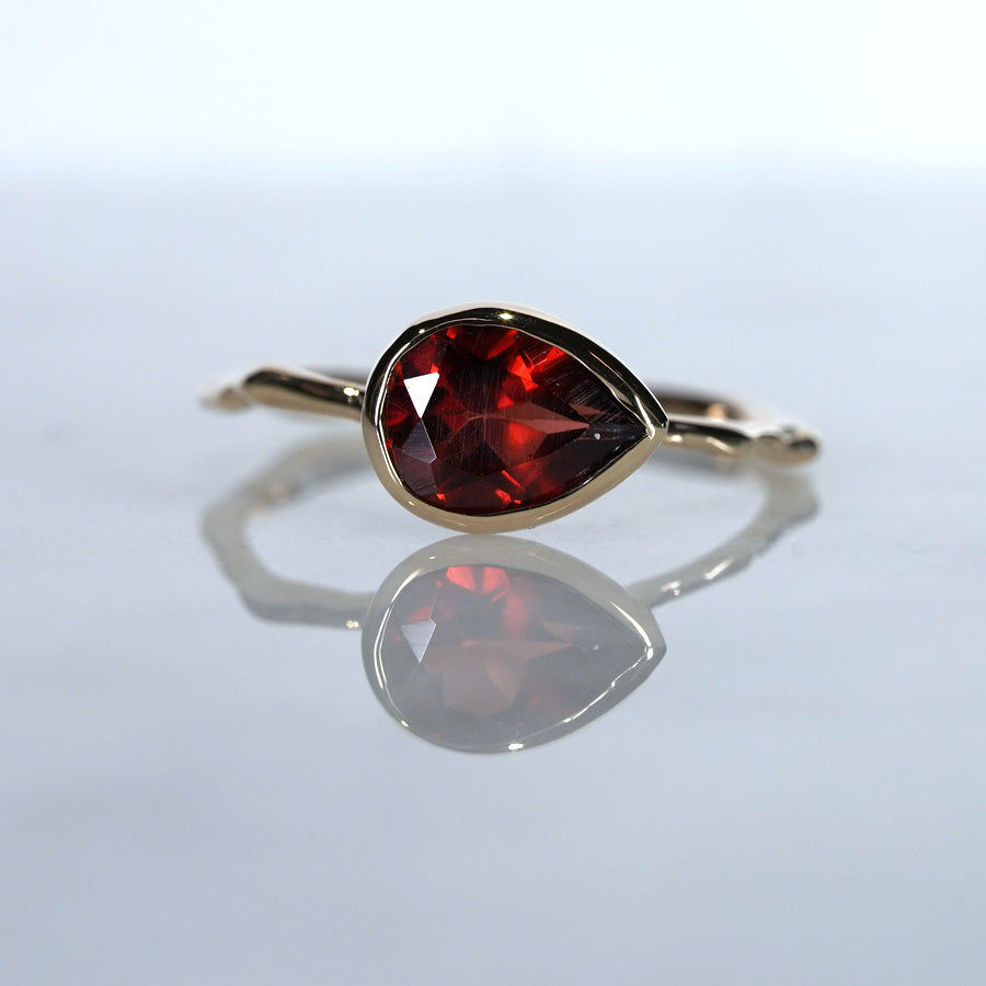 Charm Ring No.1469/ Garnet