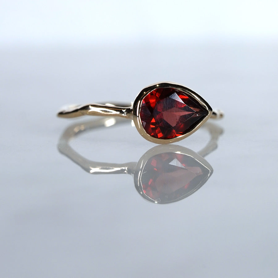 Charm Ring No.1469/ Garnet