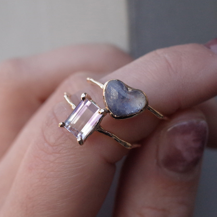 Charm Ring No.1490/ Dumortierite in Quartz