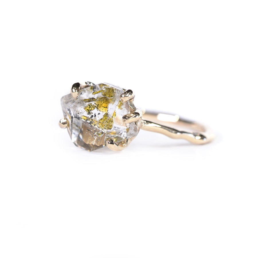 Charm Ring No.1493/ Oil in Quartz