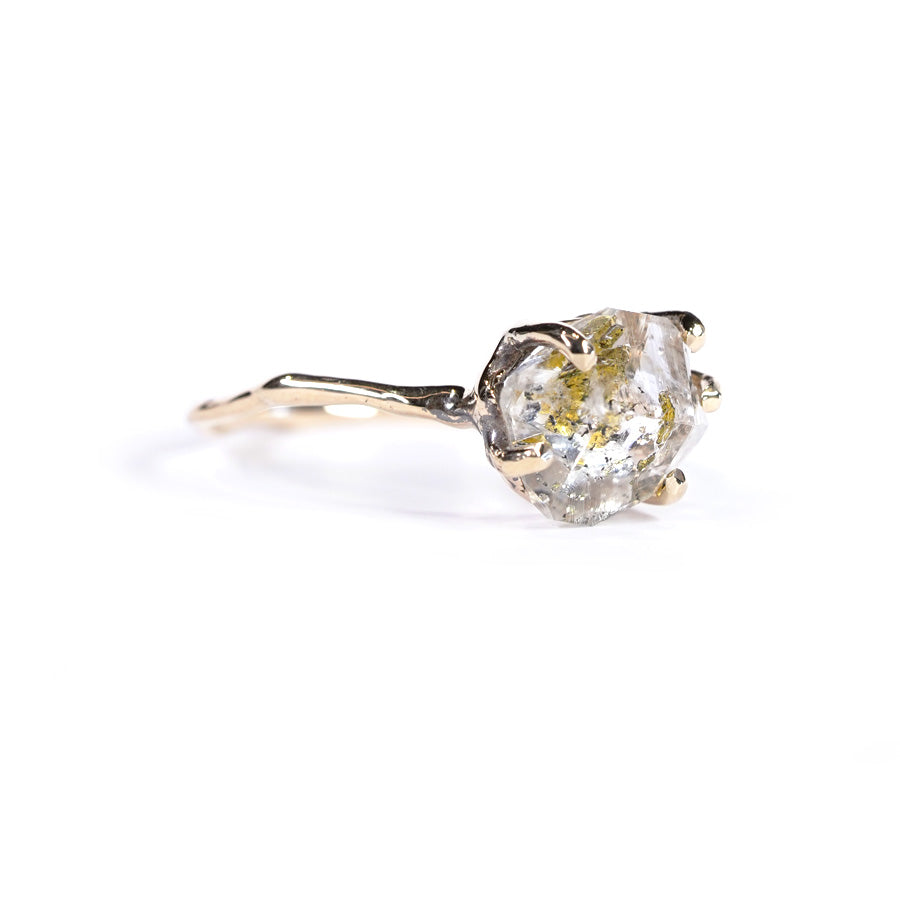 Charm Ring No.1493/ Oil in Quartz