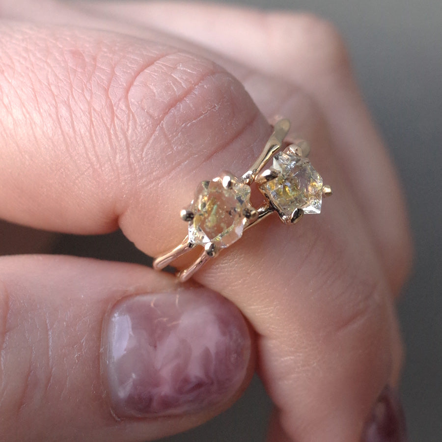 Charm Ring No.1496/ Oil in Quartz