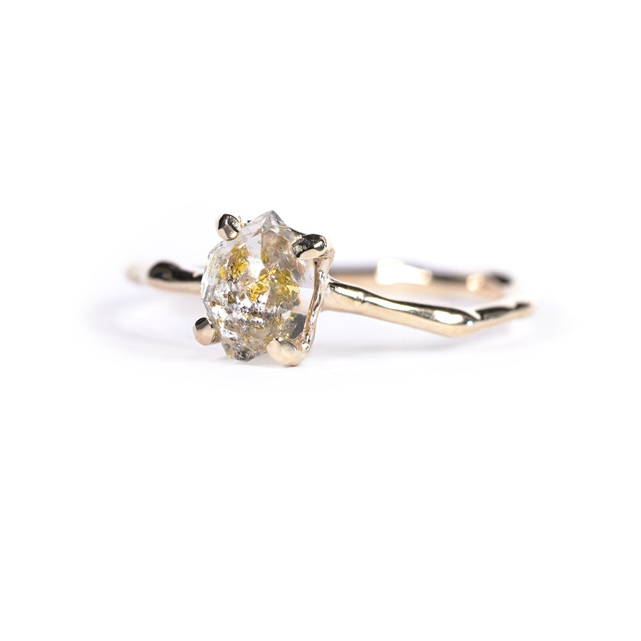 Charm Ring No.1496/ Oil in Quartz
