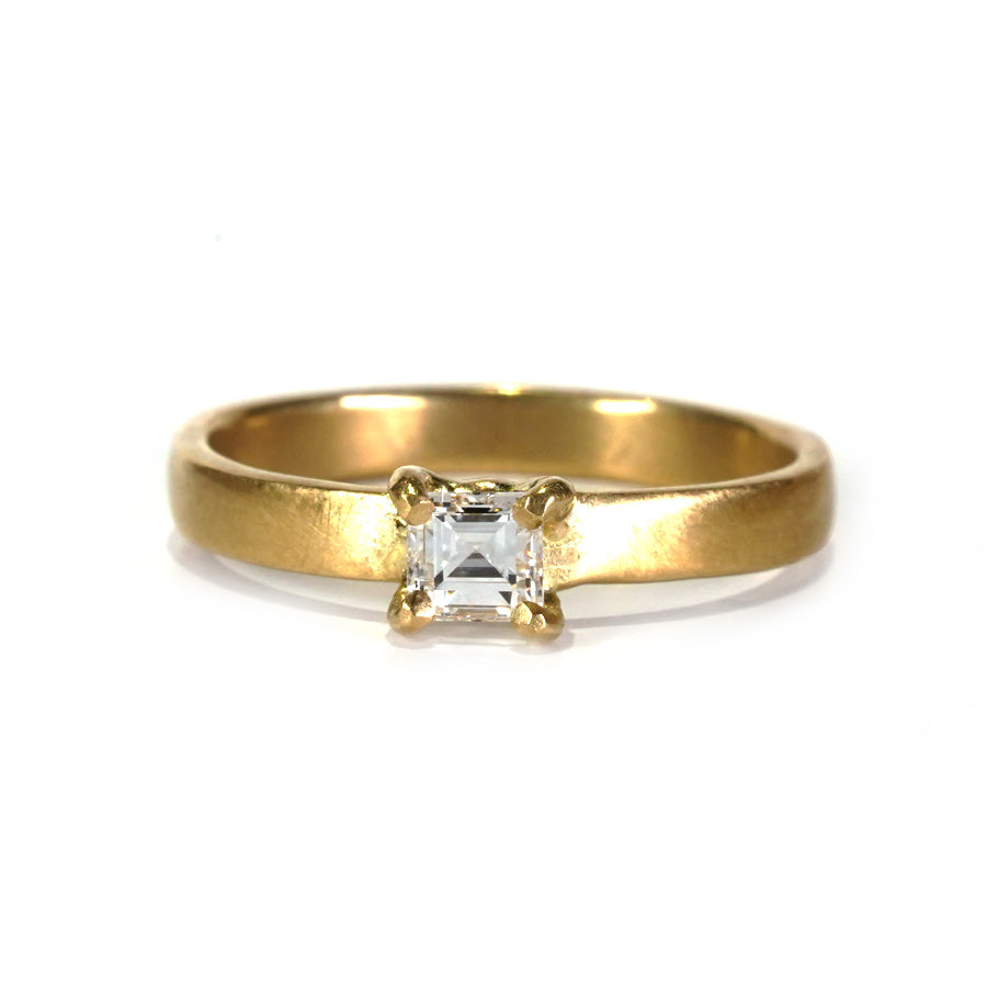 K18 Diamond Ring  №1504