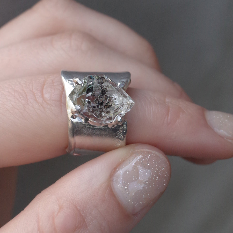 Charm Ring  №1711/ Oil in Quartz