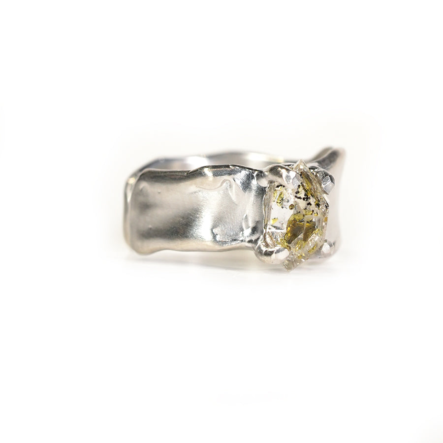 Charm Ring  №1722/ Oil in Quartz