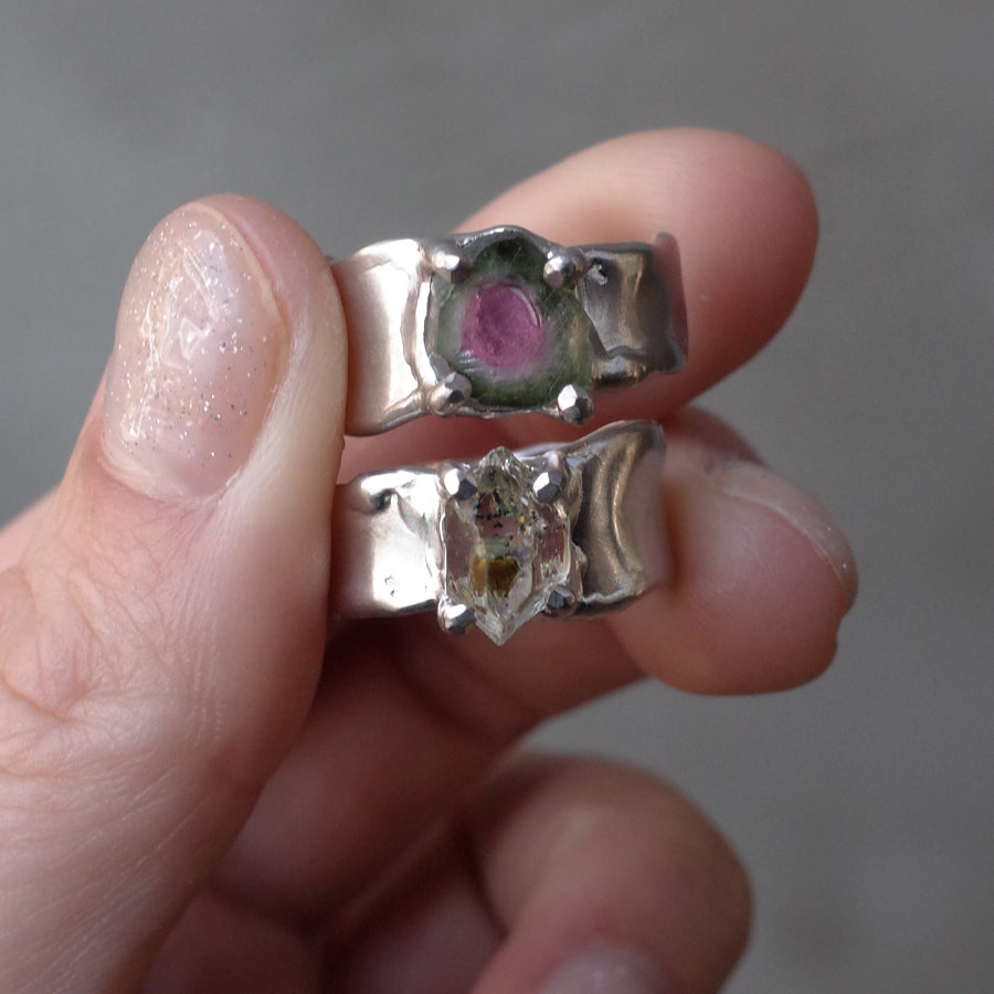 Charm Ring  №1722/ Oil in Quartz