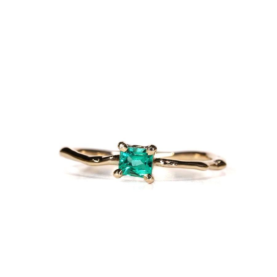 Charm Ring No.938/Emerald