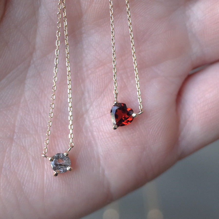 Dew ネックレス / Garnet