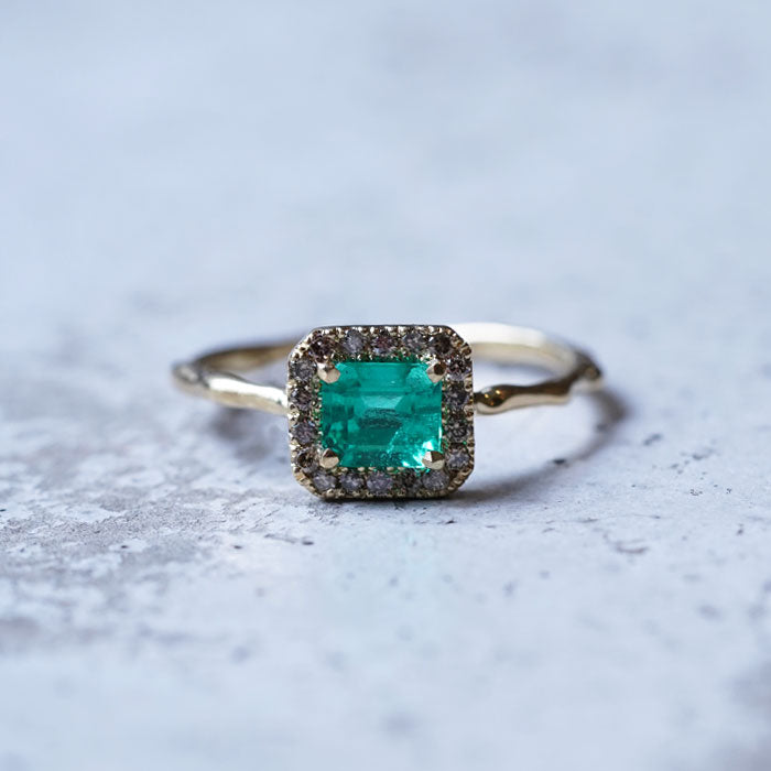 Melee Diamond Ring No.5002/ Emerald