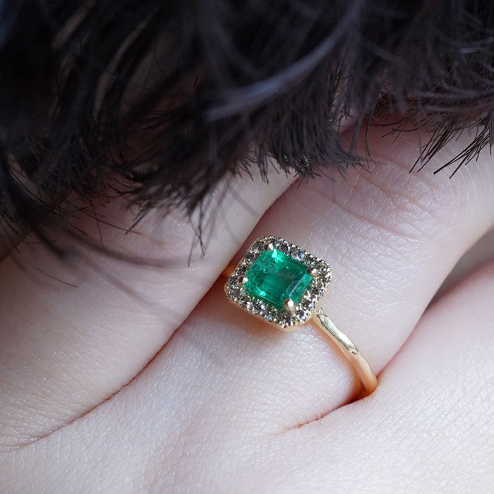 Melee Diamond Ring No.5002/ Emerald