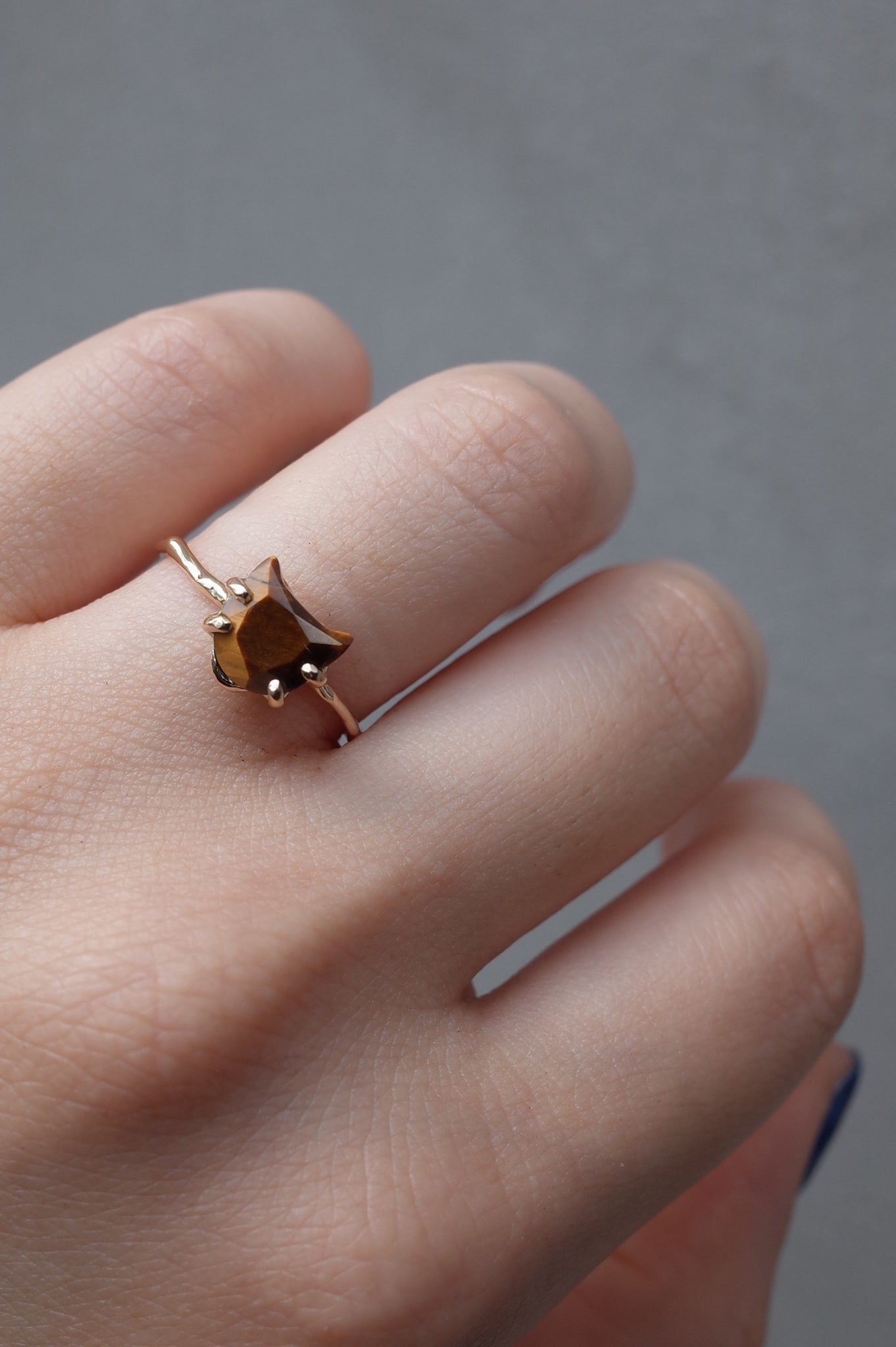 Charm ネコRing No.1179/ Tiger's eye